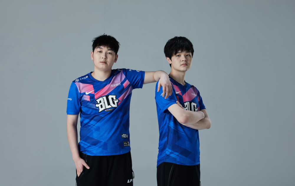 CLG翻盘KT，Viper开启传奇时刻激烈交锋四强赛，技惊四座