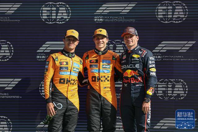 关于索伯车队鏖战梅赛德斯，皮亚斯特里统治全场的信息