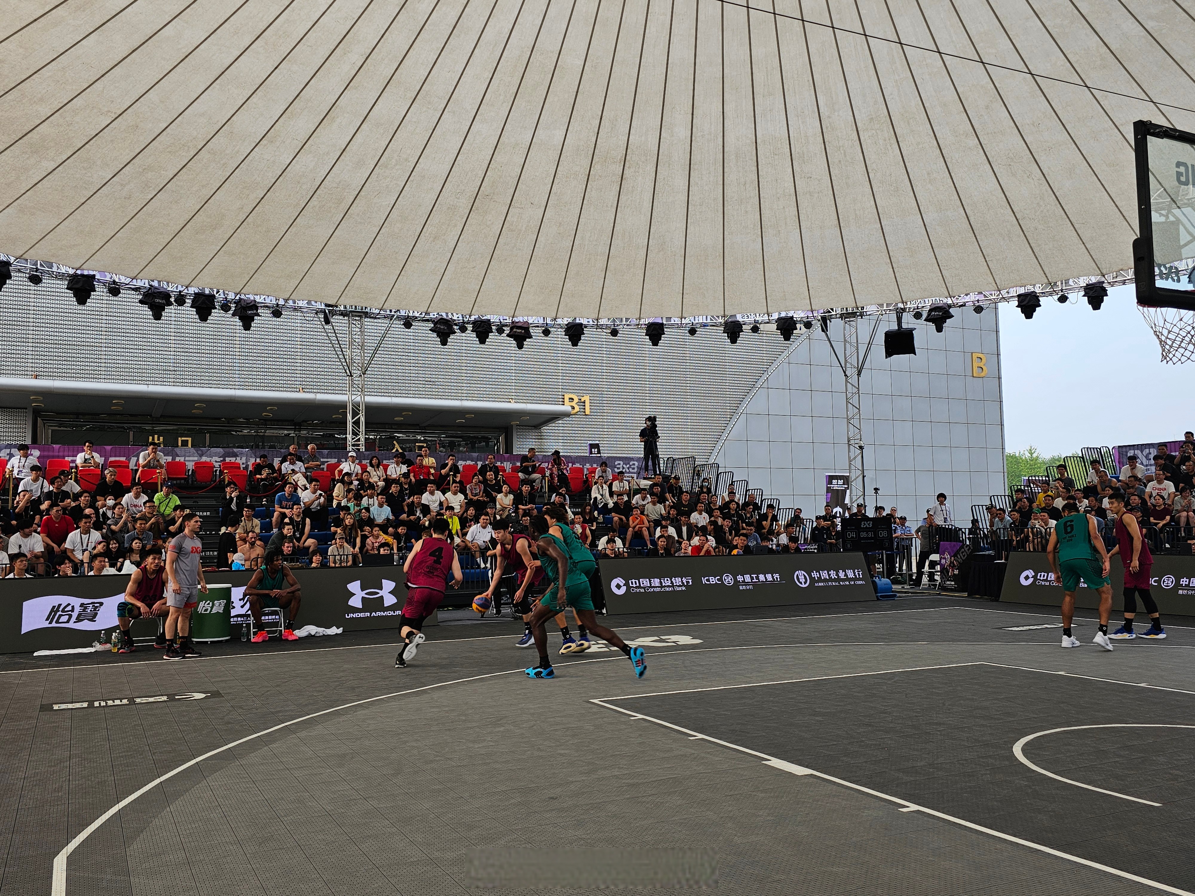 天津队横扫火箭,霍勒迪点燃赛场 天津队横扫火箭,霍勒迪点燃赛场