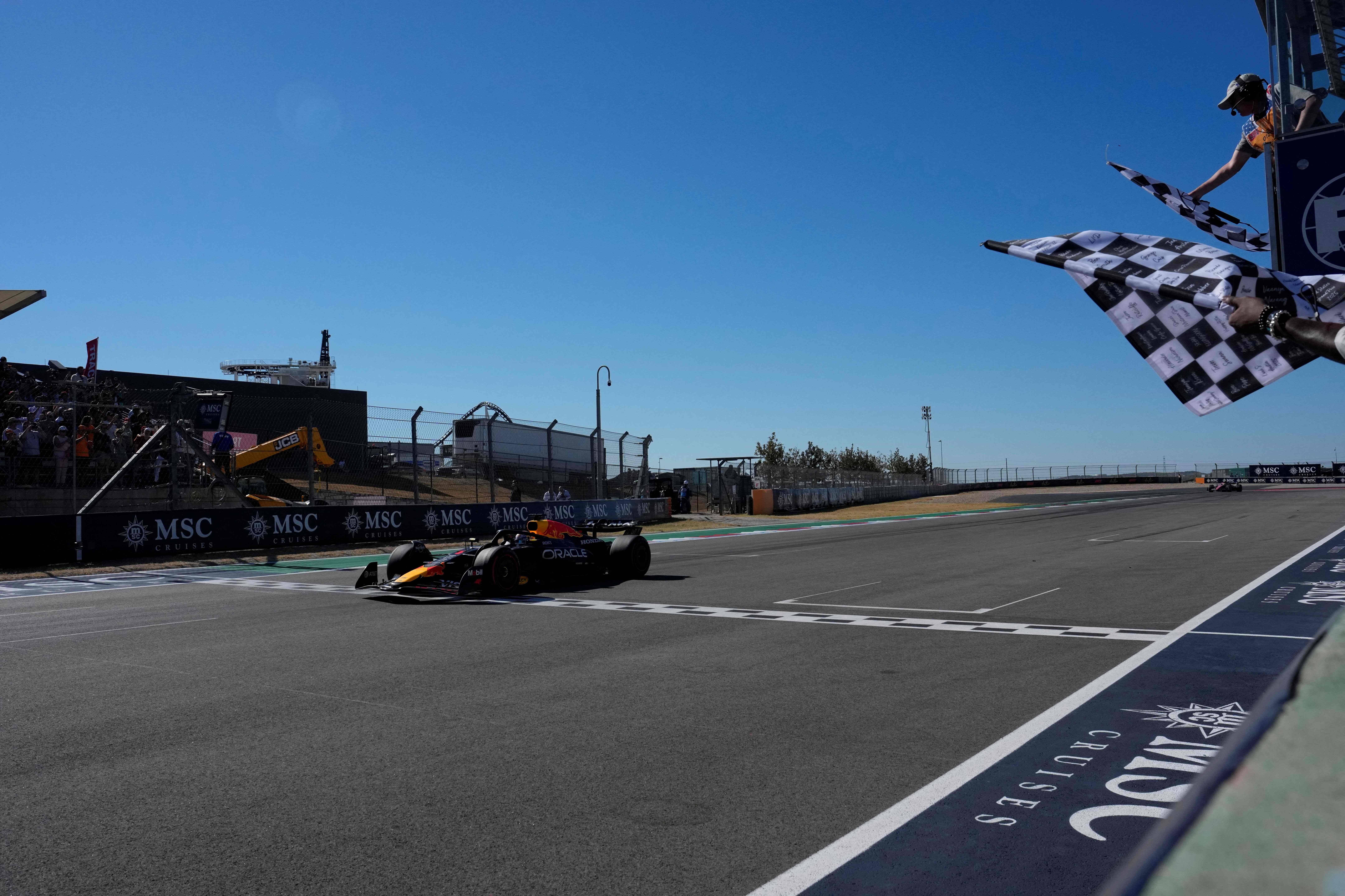 哈斯车队绝杀迈凯伦,勒克莱尔带队取胜 哈斯车队绝杀迈凯伦,勒克莱尔带队取胜