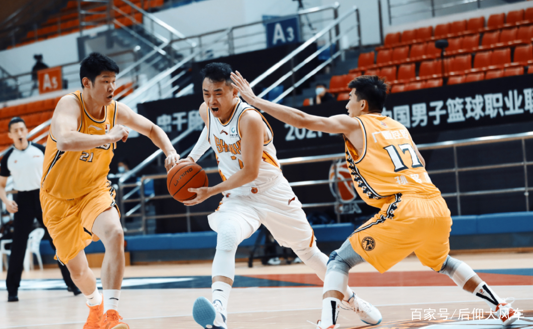 山西队逆转四川队，福克斯扛起全队